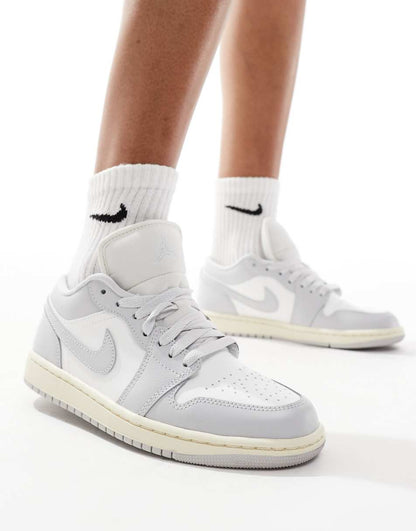 Nike Air Jordan 1 Low sneakers in white and gray