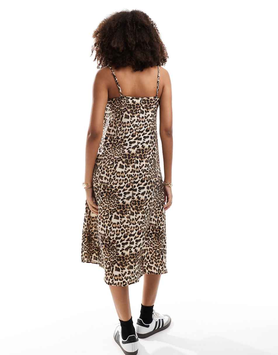 Vero Moda woven cami midi dress with v front in leopard print