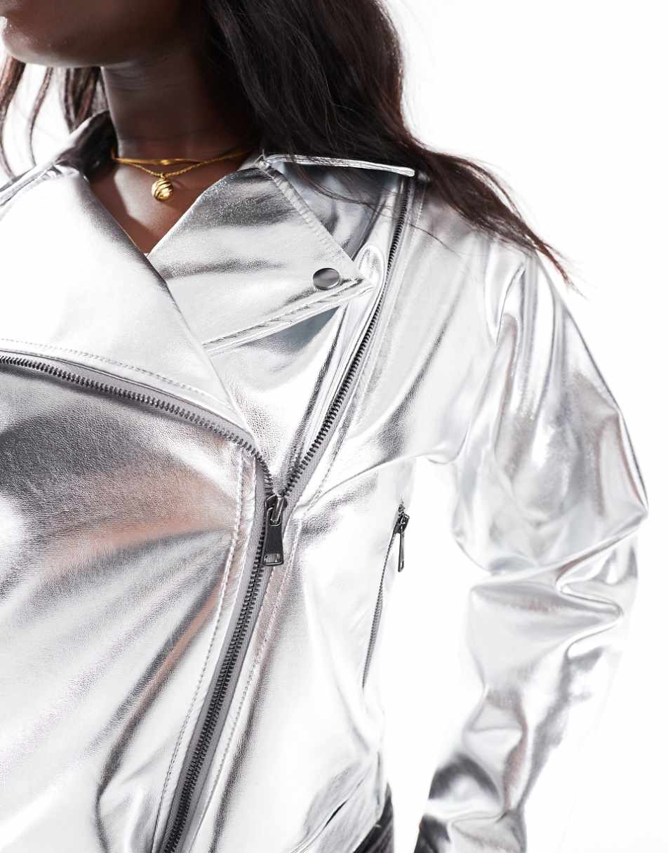 Yours metallic cropped jacket in silver