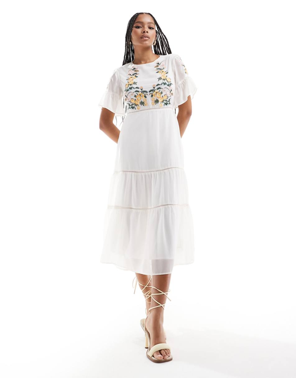 Hope & Ivy maxi dress with embroidery in cream