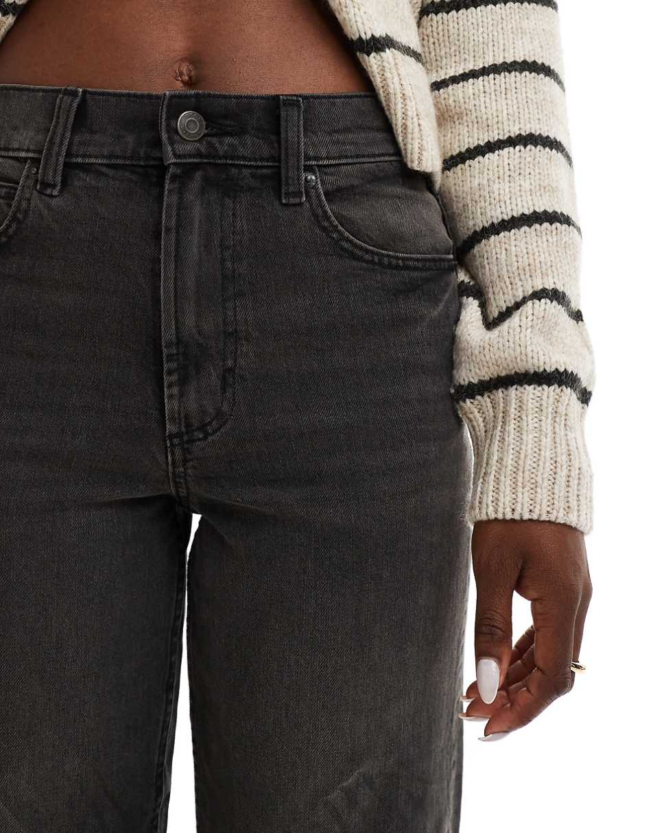 ASOS DESIGN easy straight jeans in charcoal