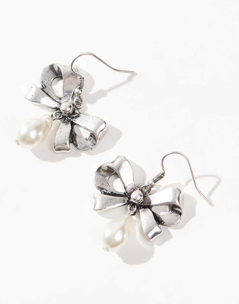 Reclaimed Vintage bow and pearl earrings in silver