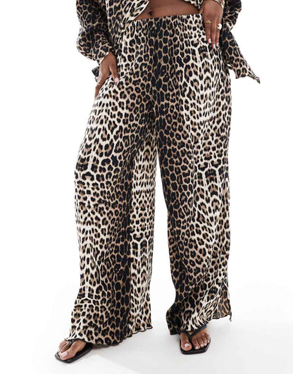 Extro & Vert Plus plisse pants in leopard print - part of a set