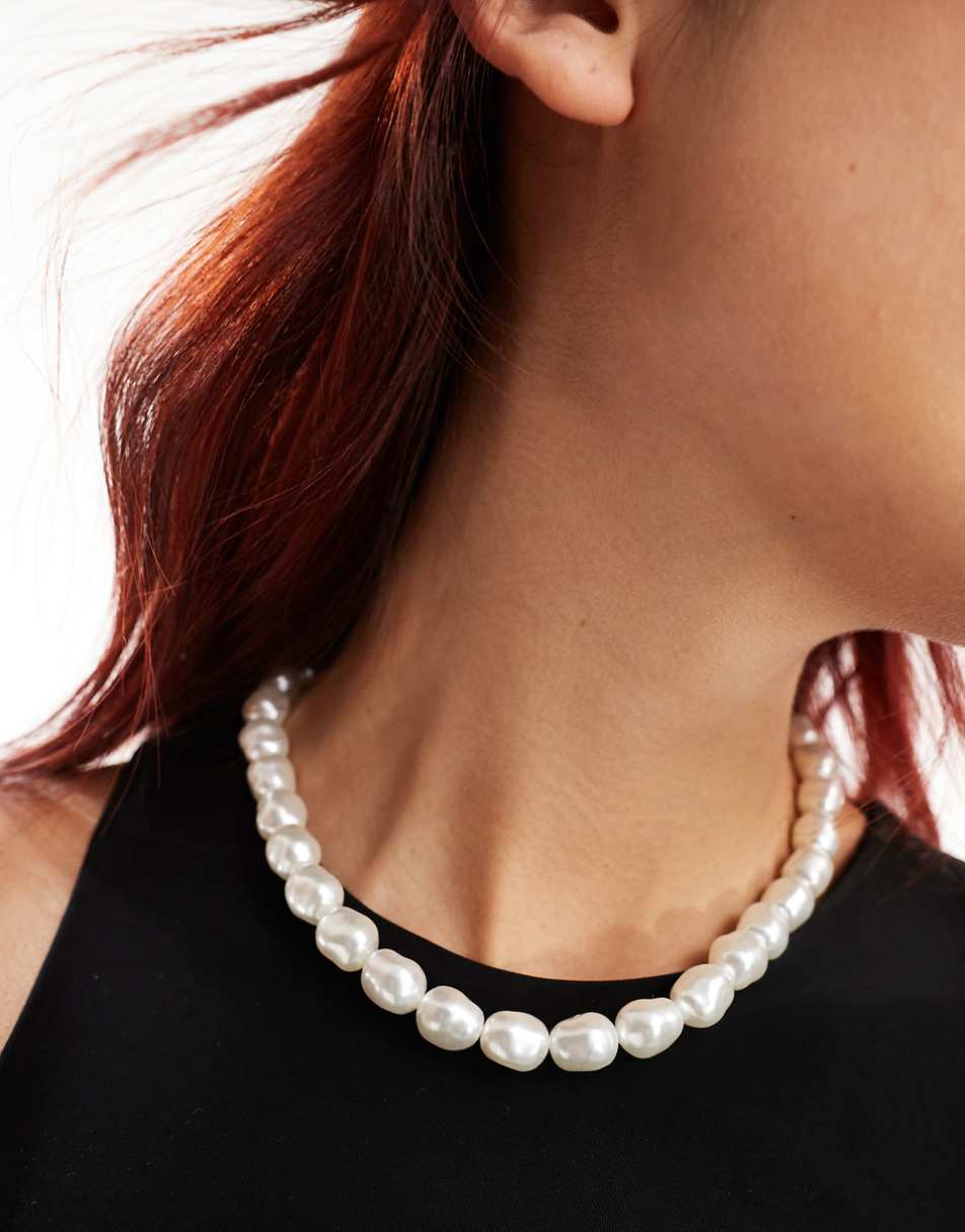 Monki big pearl short necklace in silver