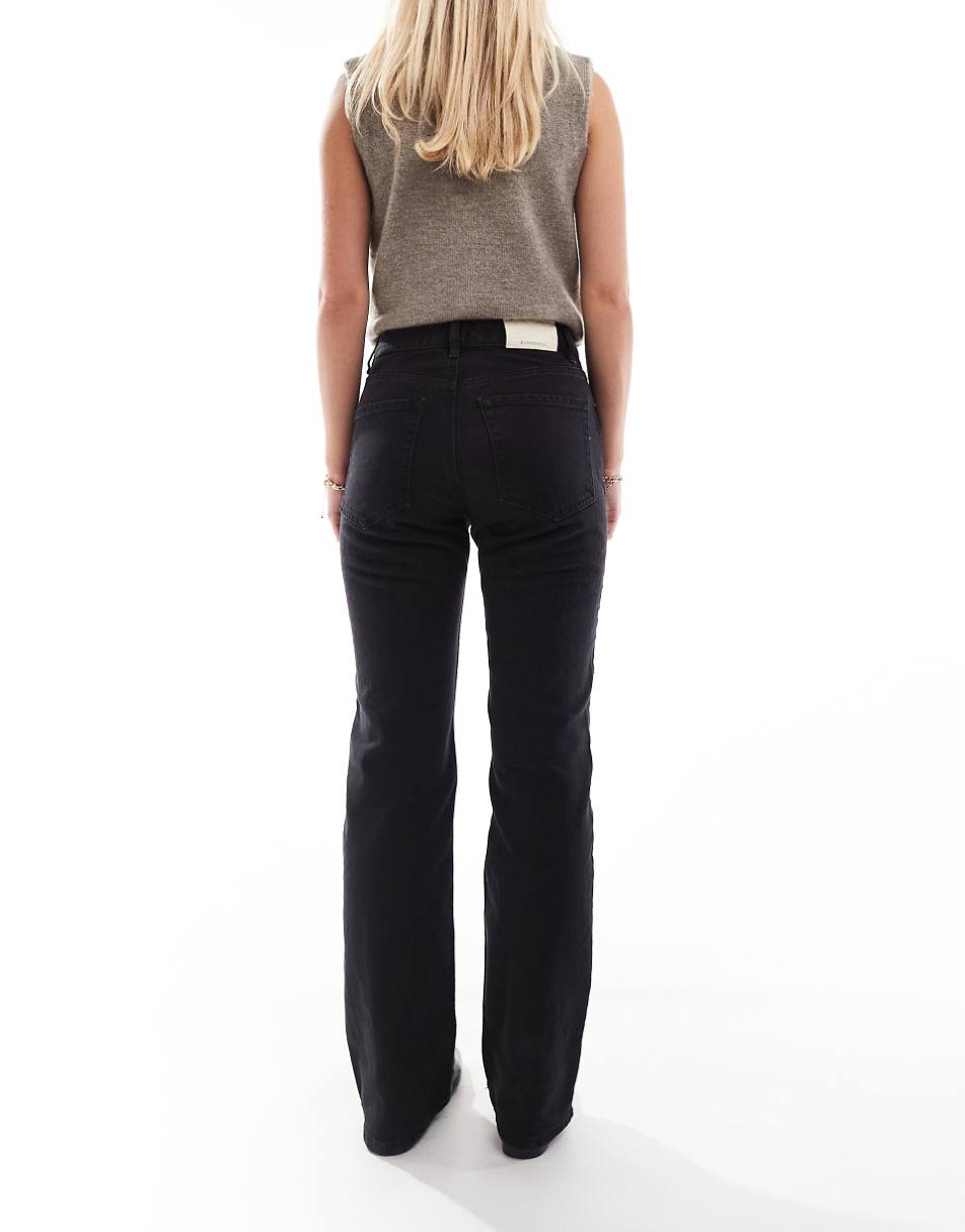 Stradivarius D98 Petite straight leg jeans in black