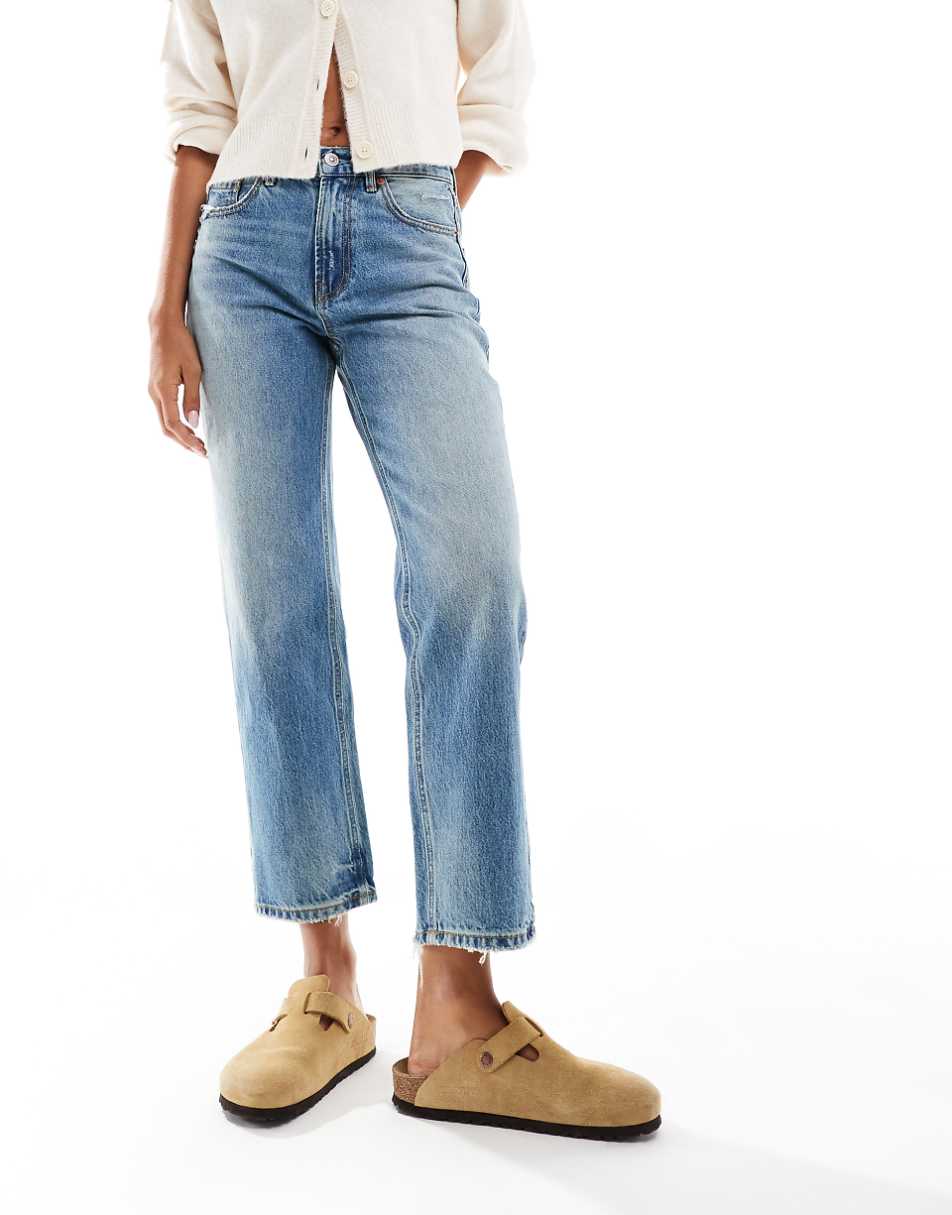 Stradivarius cropped jeans in medium blue