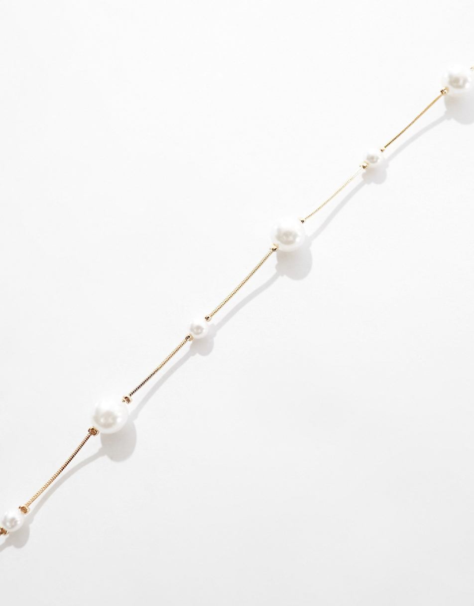 ASOS DESIGN short necklace with mixed sized faux pearl in gold tone