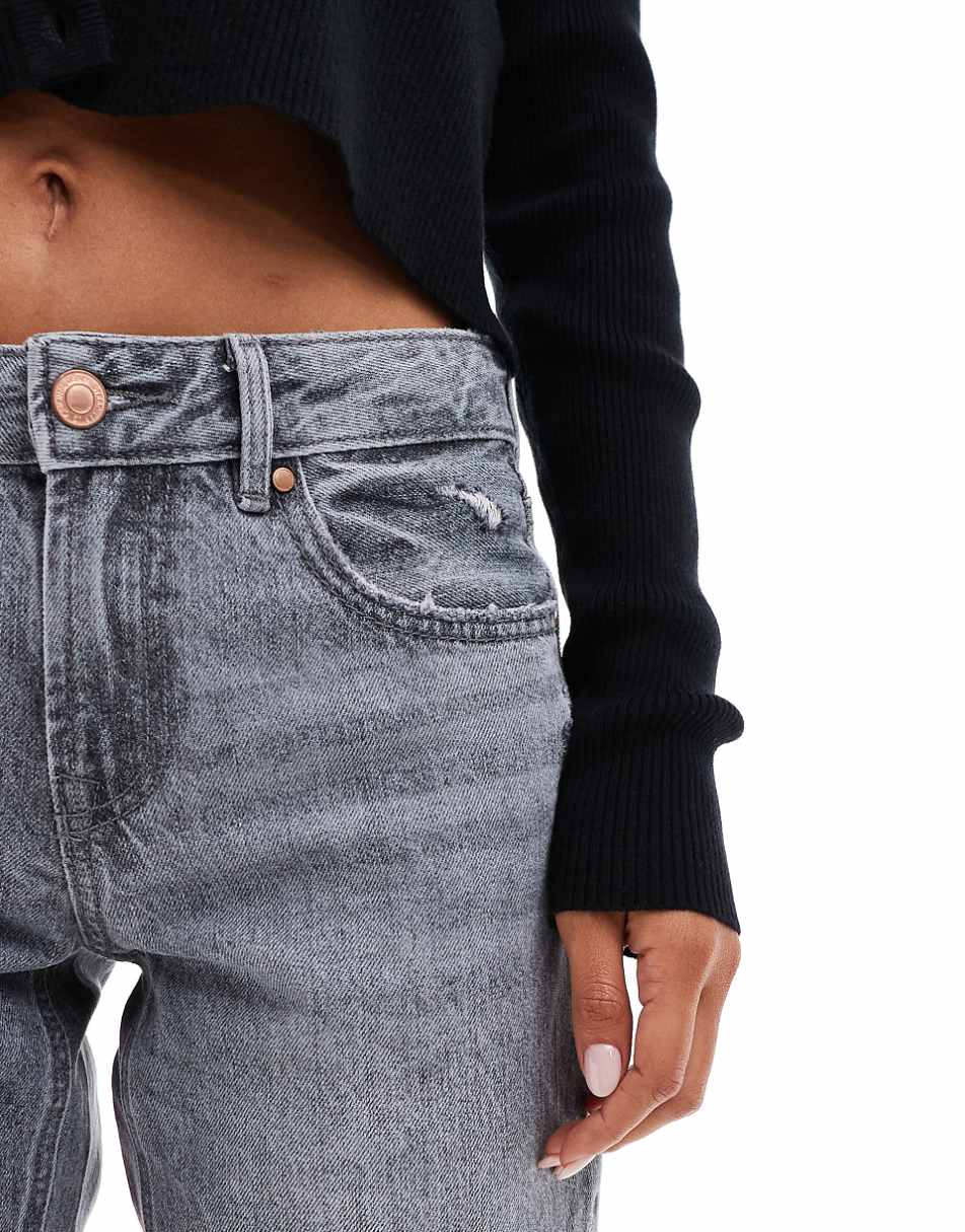 Stradivarius low waist straight leg jeans with rips in washed gray