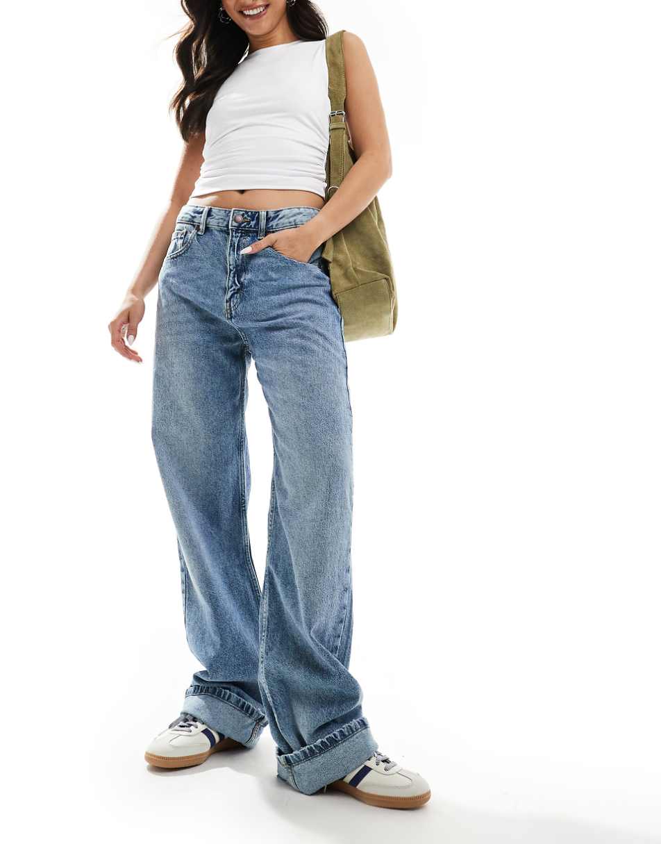 Pull&Bear wide leg turn-up jeans in mid blue