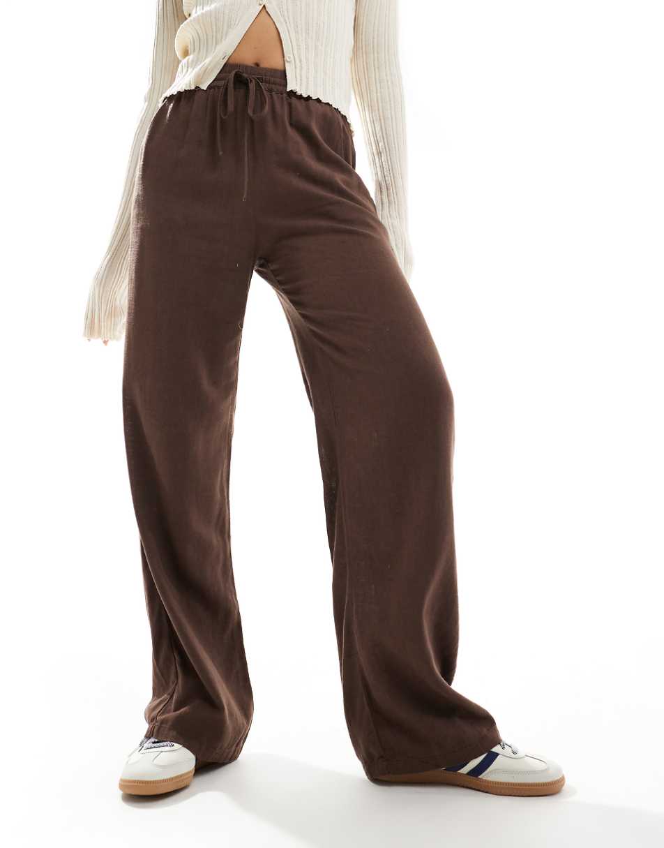 Pull&Bear pull on textured pants in brown