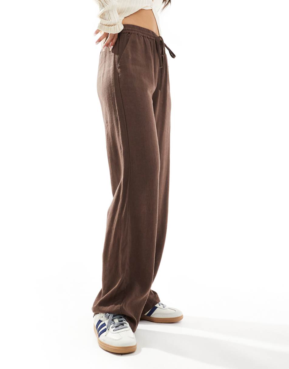 Pull&Bear pull on textured pants in brown