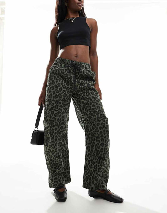 Pull&Bear slouchy wide leg jean in khaki leopard print