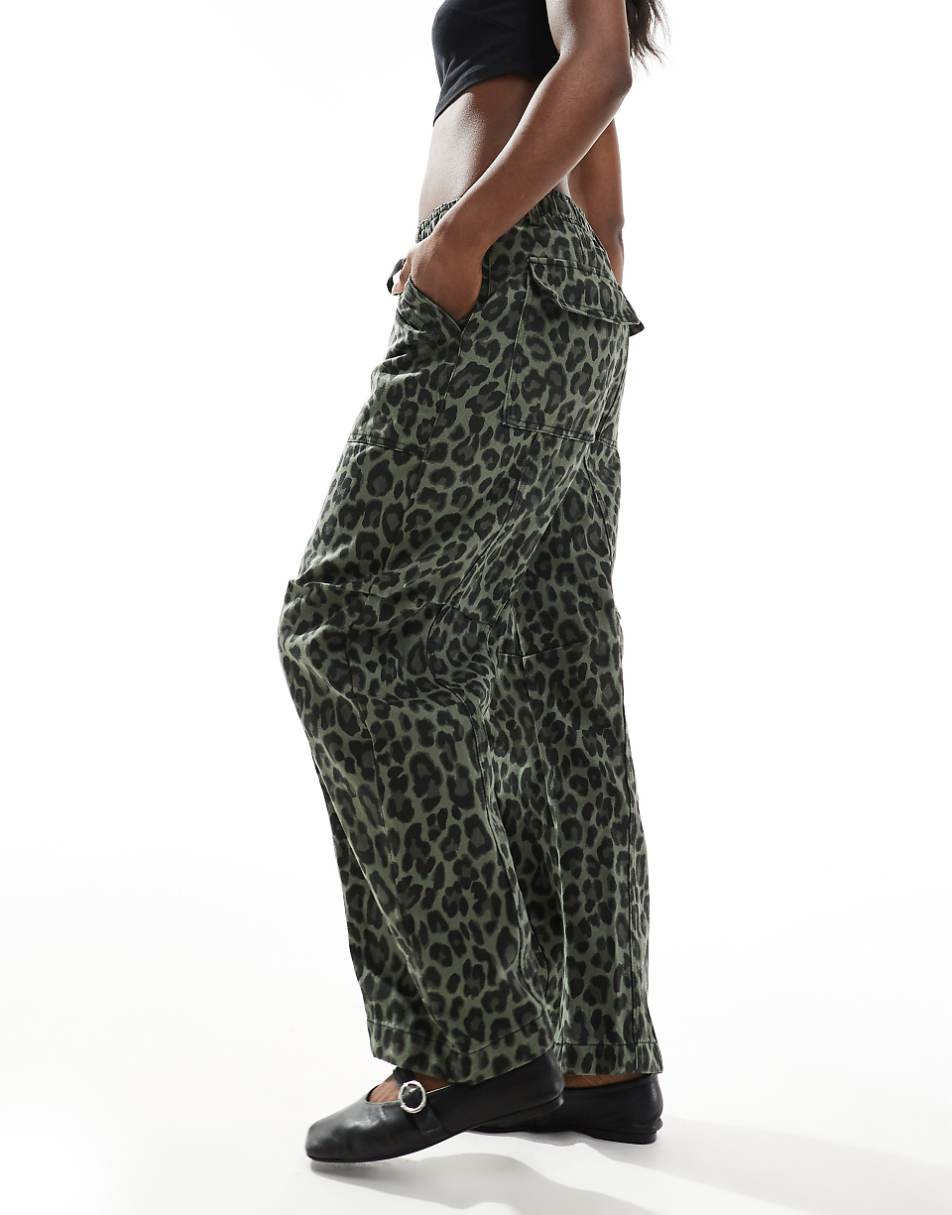 Pull&Bear slouchy wide leg jean in khaki leopard print